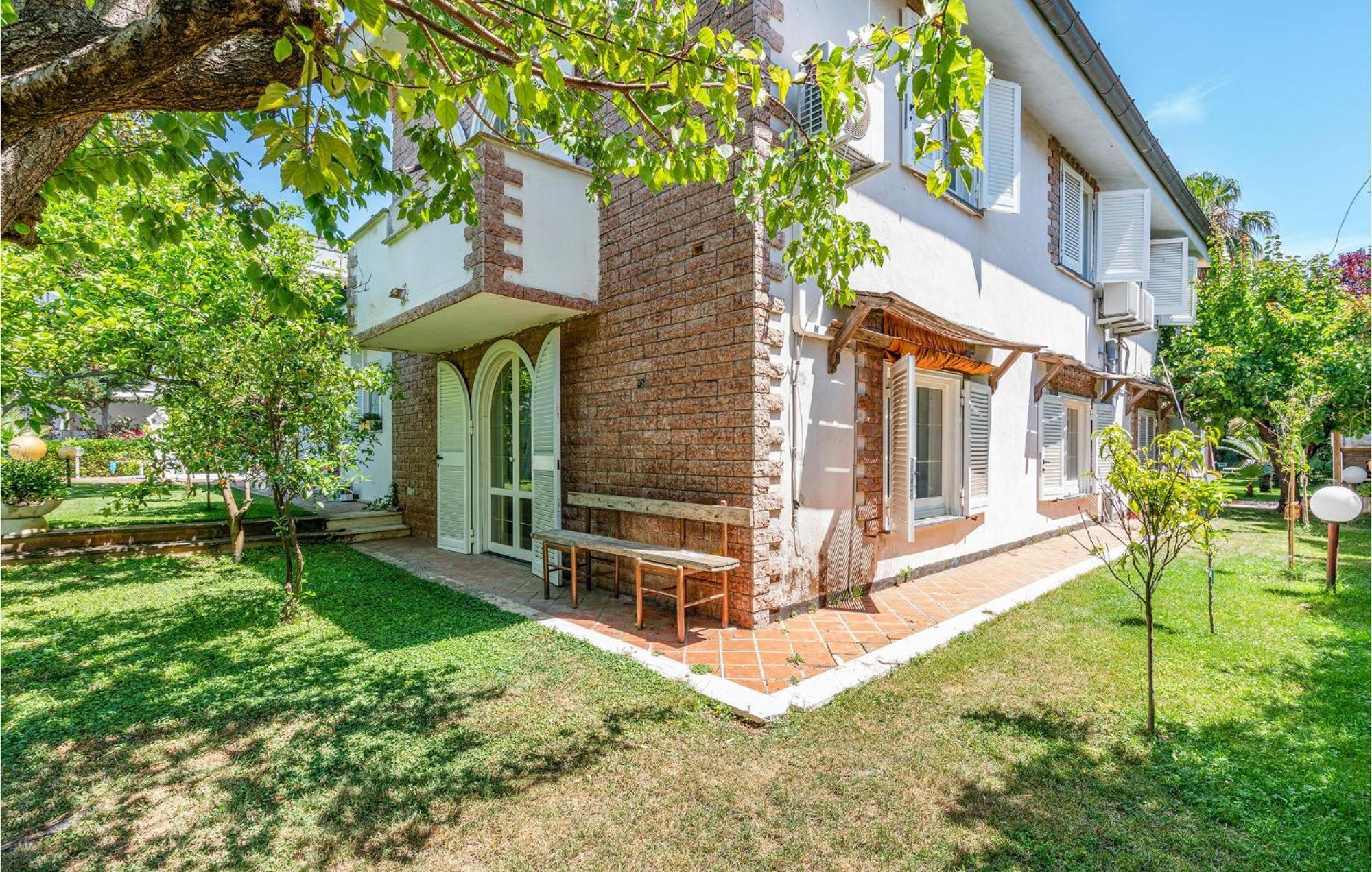 Beautiful Home In Fiumicino With Wifi Eksteriør bilde