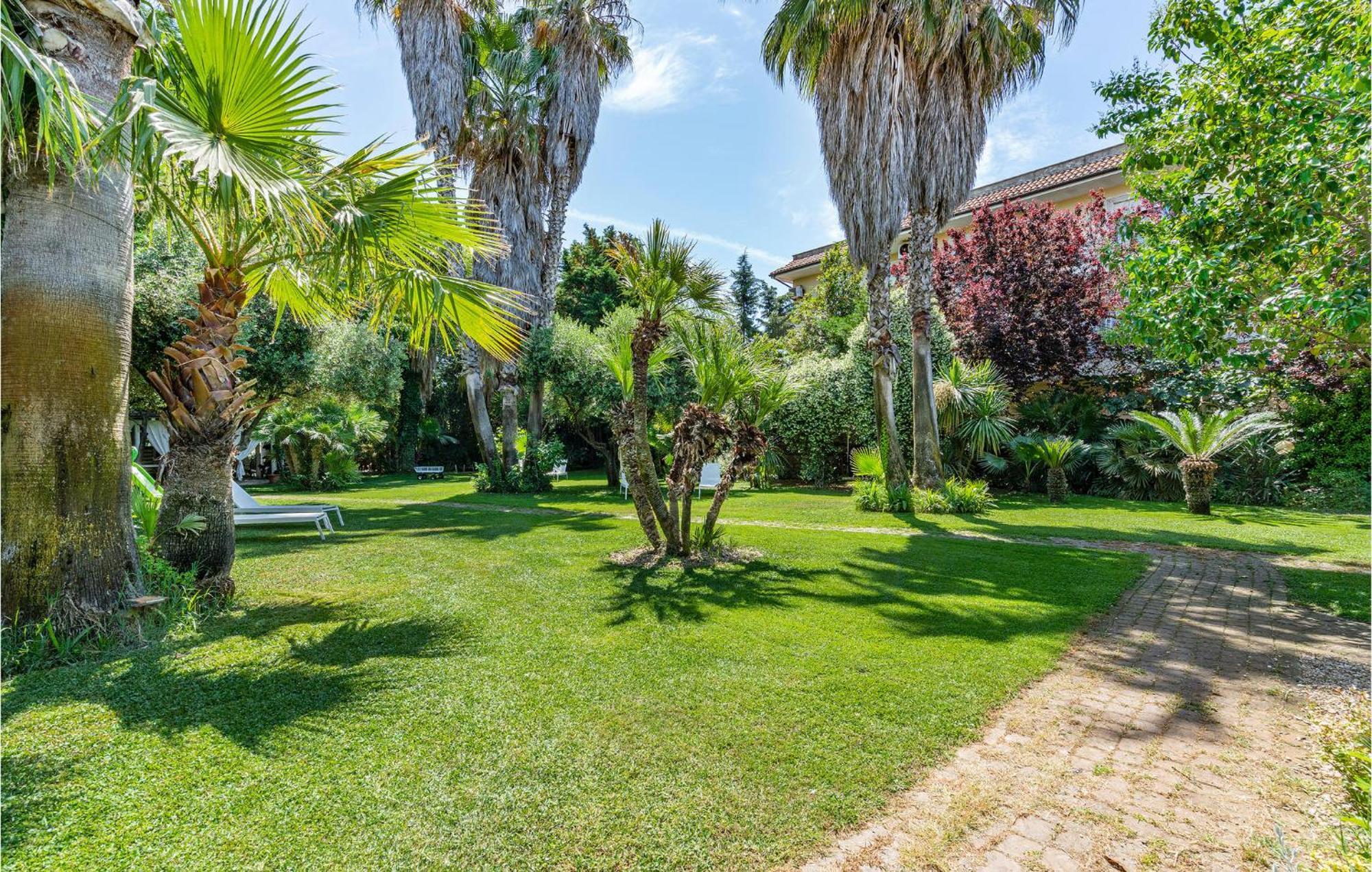 Beautiful Home In Fiumicino With Wifi Eksteriør bilde